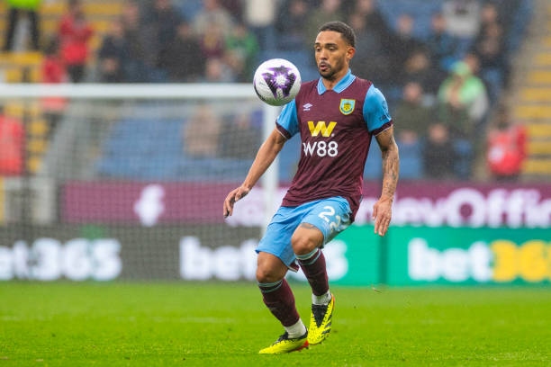 提供帮助的 提供帮助的