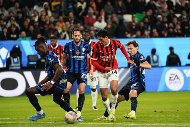 众忍俊不禁 众忍俊不禁