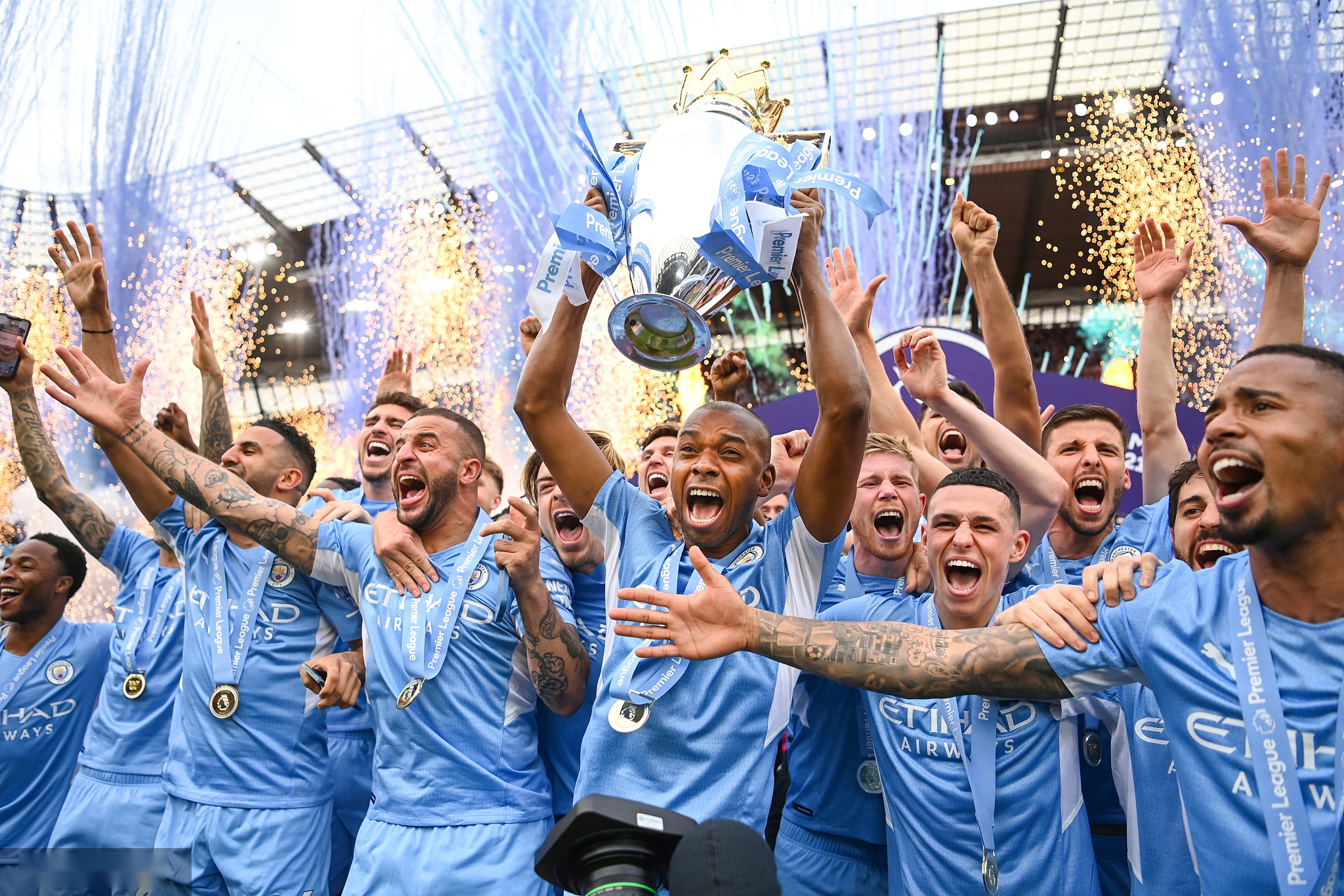 8岁的他来 8岁的他来